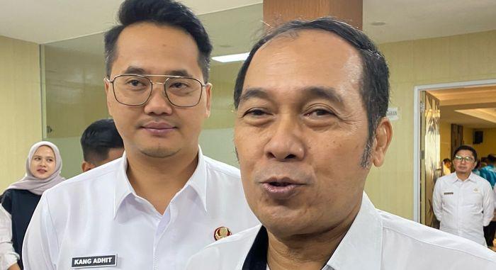 Wali-Kota-Cimahi-Ngatiyana-didampingi-Wakil-Wali-Kota-Cimahi-Adhitia-Yudisthira.jpg