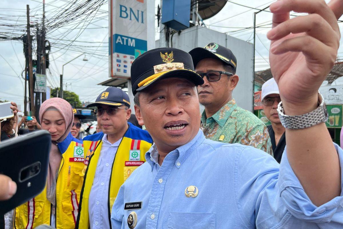 Wali-Kota-Depok-Supian-Suri-saat-meninjau-lokasi.jpg