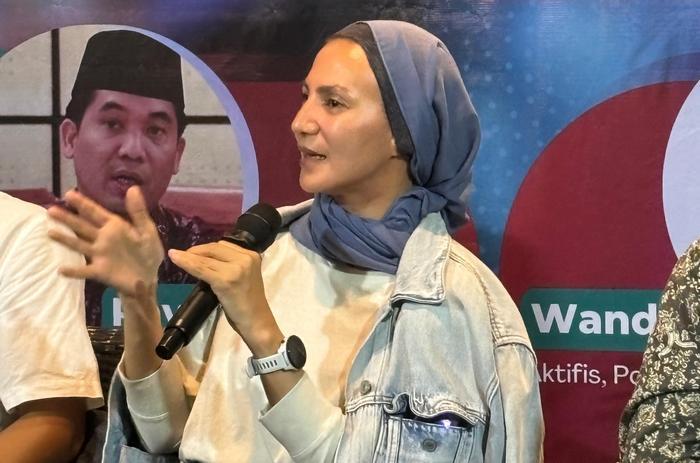 Wanda-Hamidah-saat-menghadiri-diskusi-publik-di-Stasiun-Kopi.jpg
