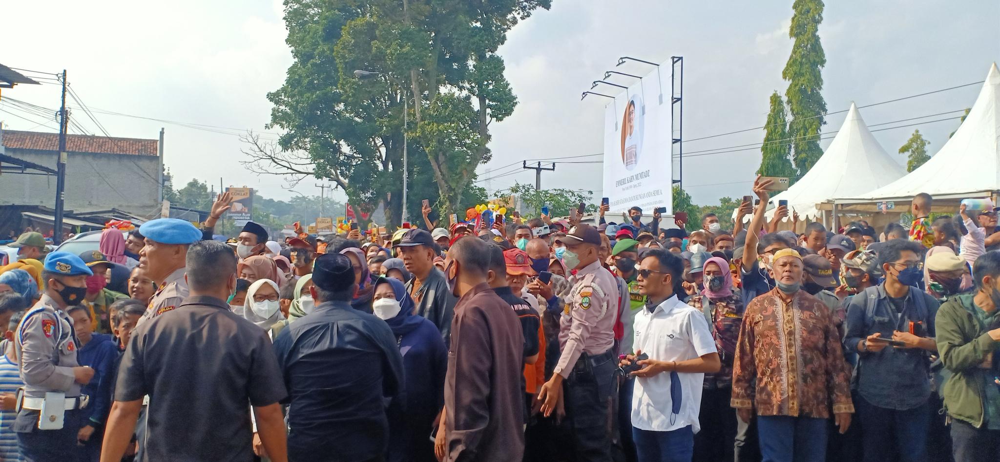 Jenazah Emmeril Kahn Sudah Tiba di Cimaung, Disambut Lantunan Dzikir dan Sholawat Warga