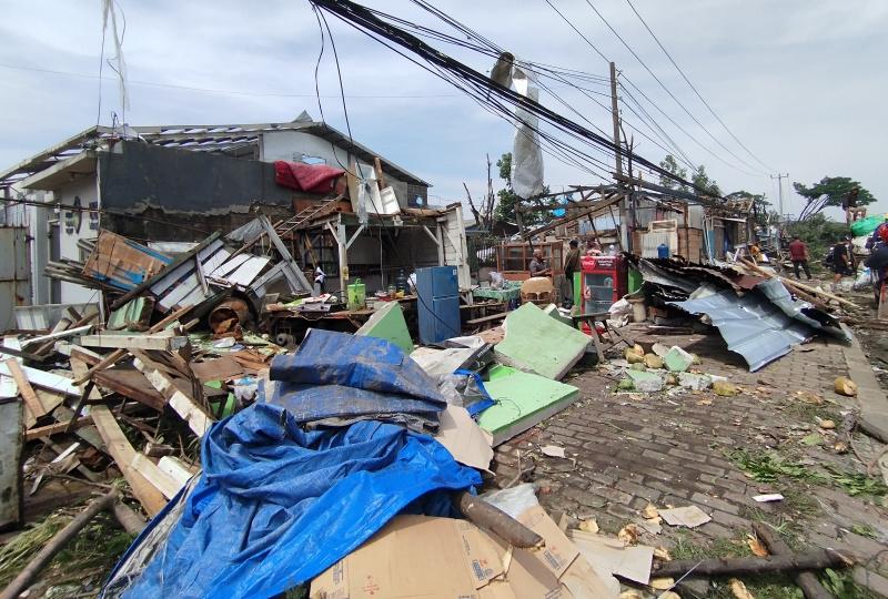 Warung-Iding-hancur-oleh-angin-beliung.jpg
