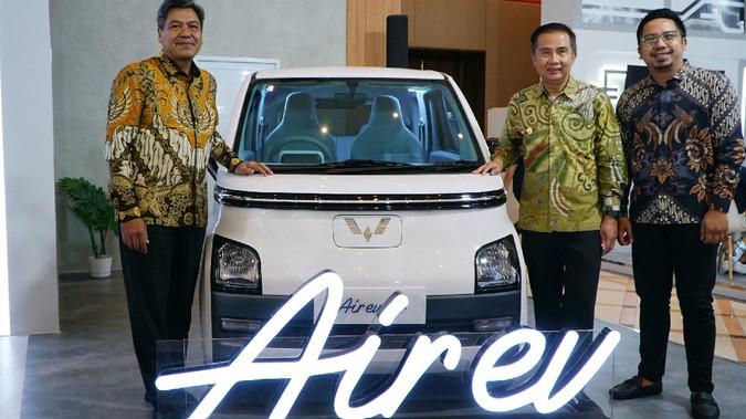 Varian Terbaru Air ev Lite Meluncur di GIIAS Bandung 2024, Bisa Langsung Test Drive!
