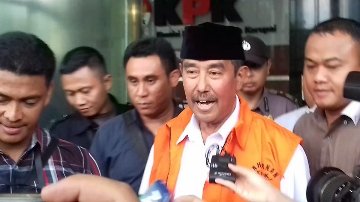 Anugerah dan Erni Kembali Bantah Setor Duit ke Abubakar, Jaksa KPK Sampai Geleng-geleng Kepala
