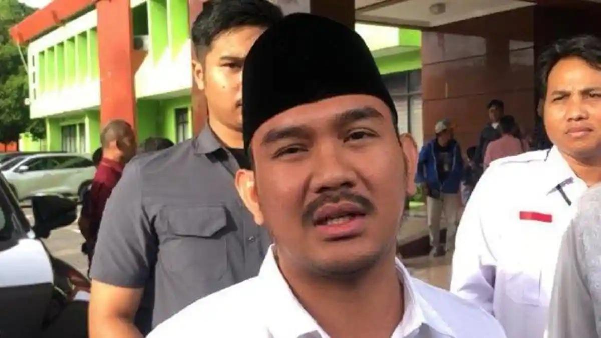 OTT Bupati Bekasi Ade Kuswara Kunang: Diamankan Bersama Ayahnya, KPK Incar Oknum Jaksa