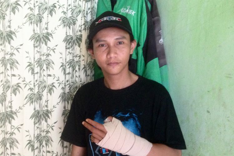 Kisah Pengemudi Ojek Online yang Tertusuk Pisau Saat Bantu Korban Penodongan di Angkot