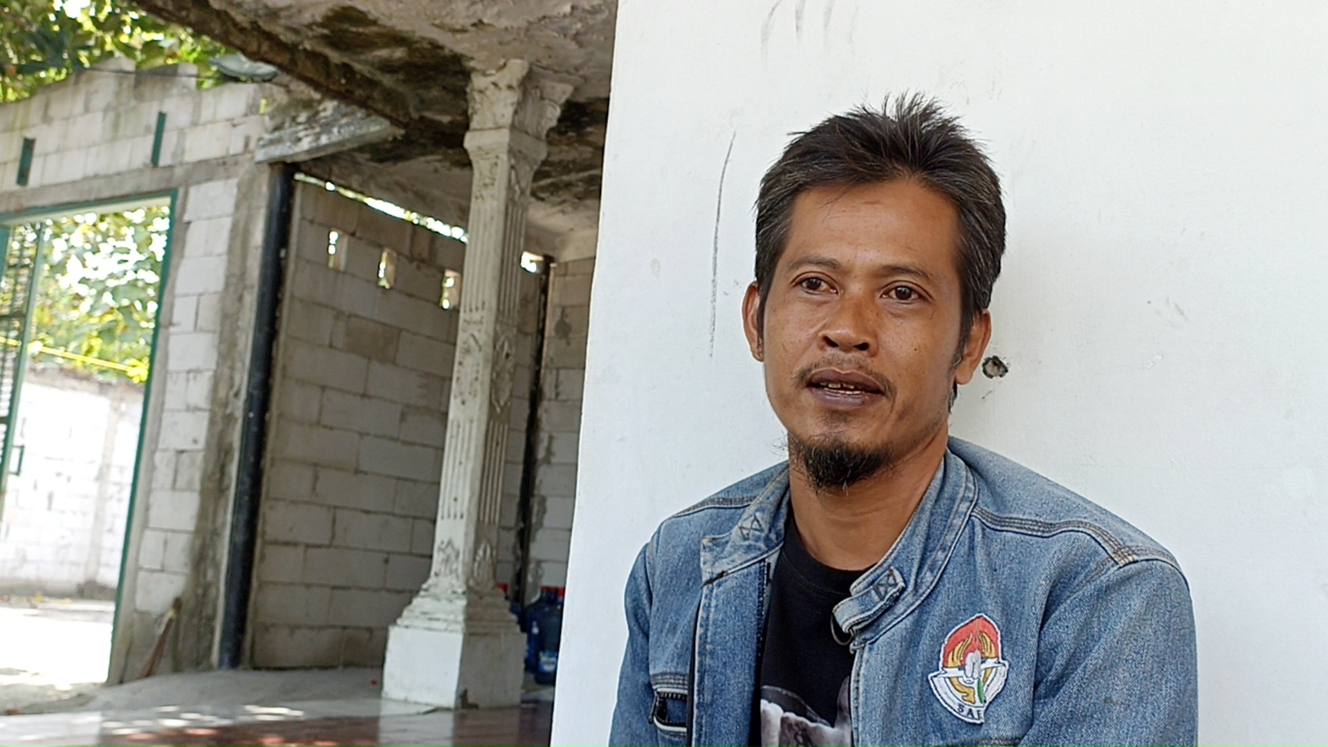 ahmad-ridwan-42-penjaga-rumah-dusun-mekarsari.jpg