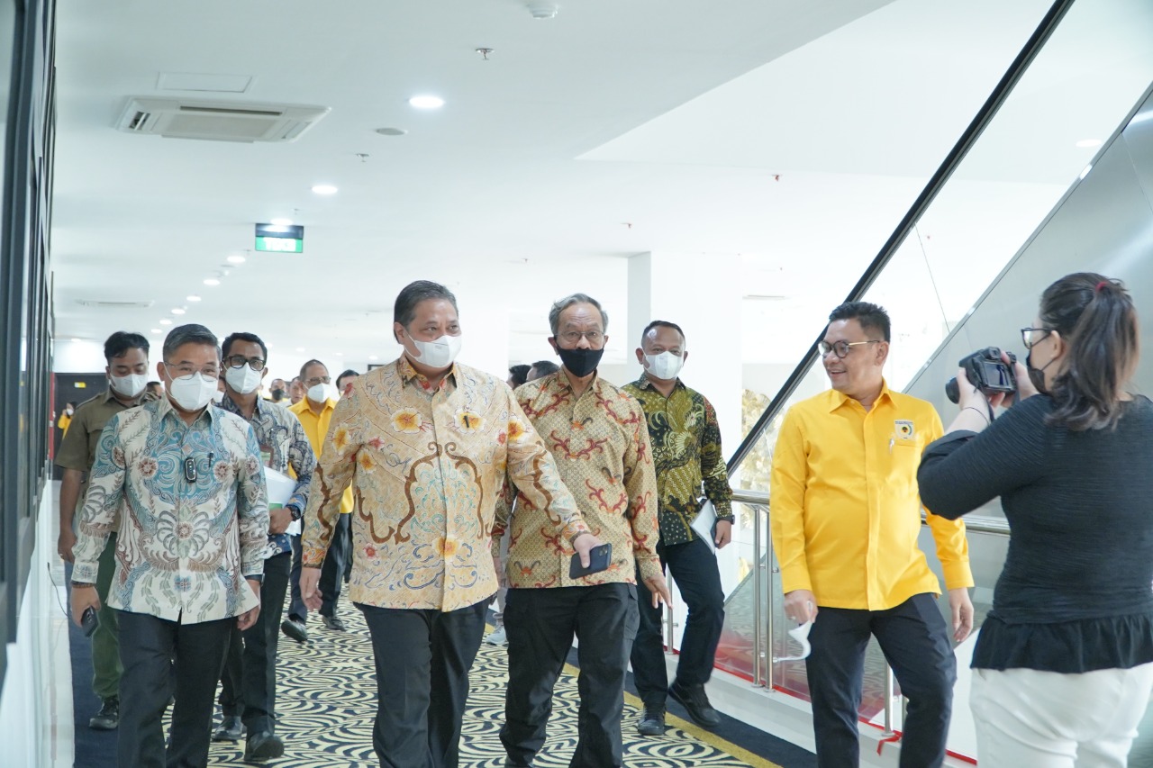 airlangga-saat-memberikan-sambutan-dalam.jpg