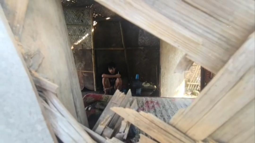Pilunya Aji, Remaja Cirebon Depresi dan Putus Sekolah, Tinggal di Rumah Reyot Berlantai Tanah