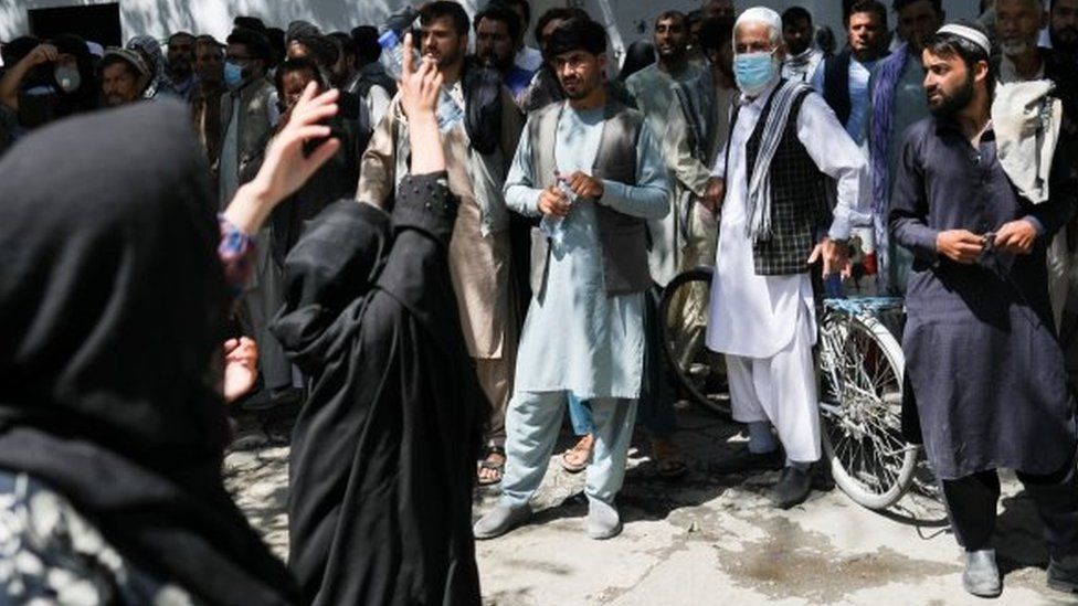 aksi-protes-perempuan-afghanistan.jpg
