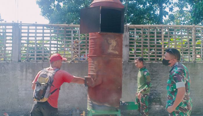 alat-pengolah-sampah-di-citepus-kelurahan-pasawahan.jpg