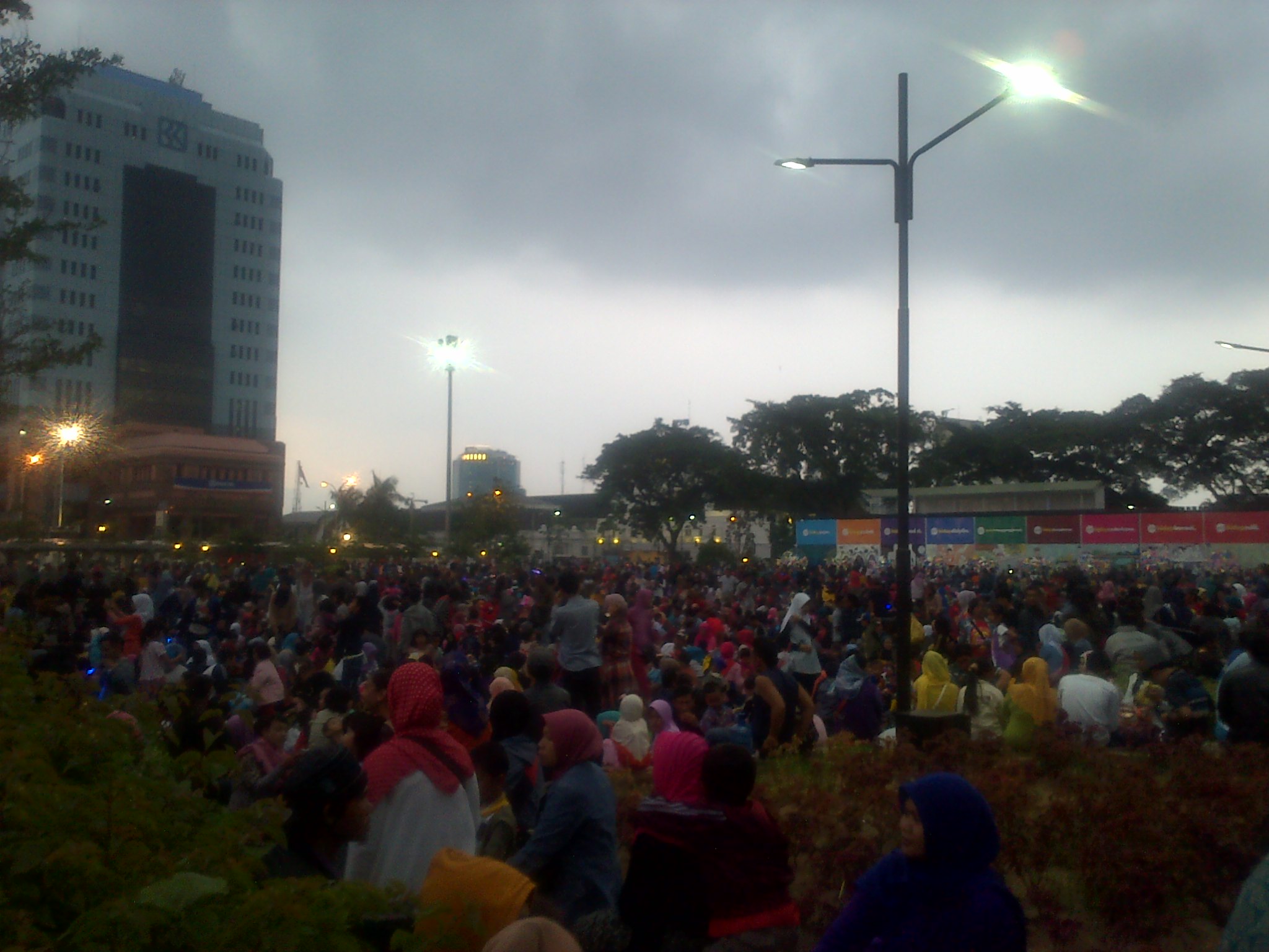 11 Anak Terpisah dari Orangtuanya di Alun-alun Bandung