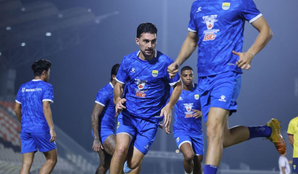 an-PERSIB-Frans-Putros-berlatih-jelang-laga-t.jpg