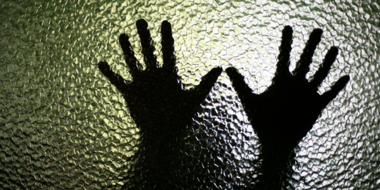 Remaja 17 Tahun Nekat Loncat dari JPO, Mengaku Sering Diperkosa dan Dicekoki Narkoba