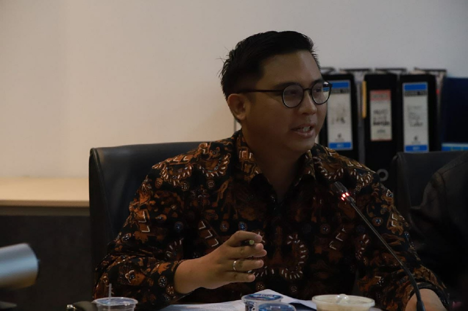 anggota-dprd-kota-bandung-dari-fraksi-nasdem-rendiana-awangga-14.jpg