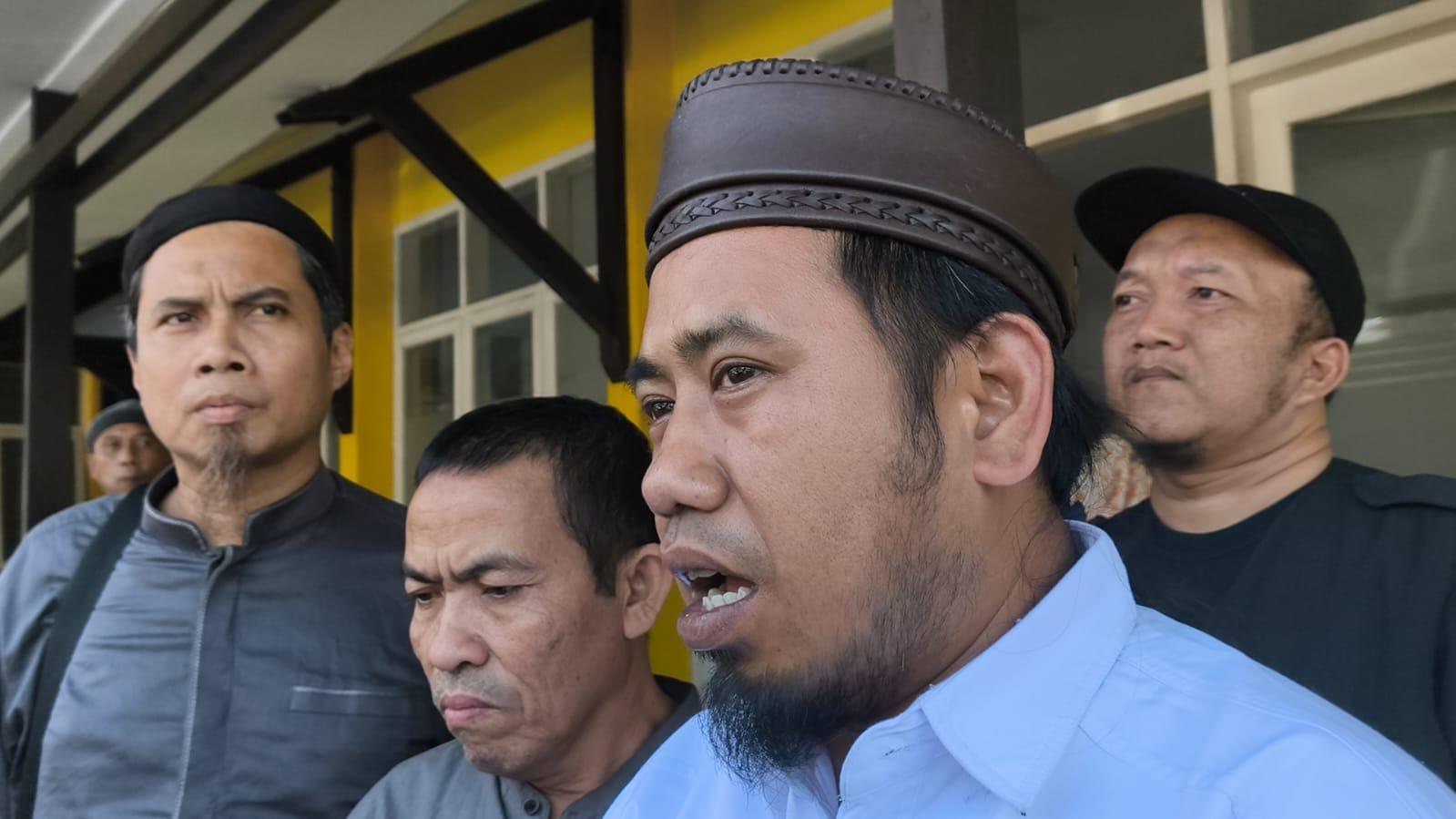 anggota-dprd-kuningan-lecehkan.jpg