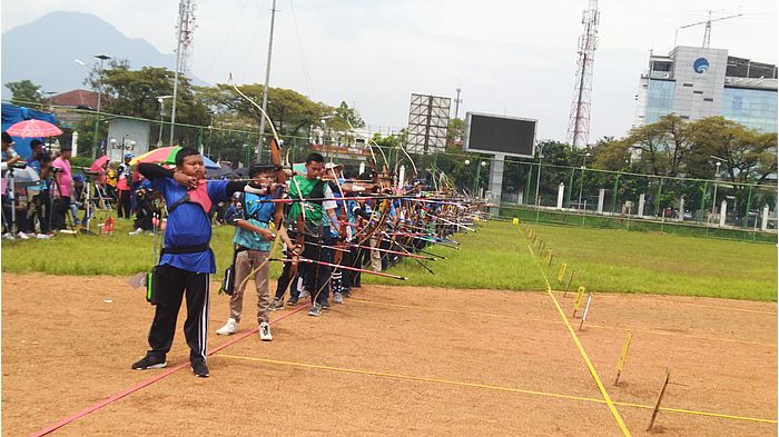 atlet-panahan-pelajar-di-lapangan-sofbol-sport-jabar.jpg
