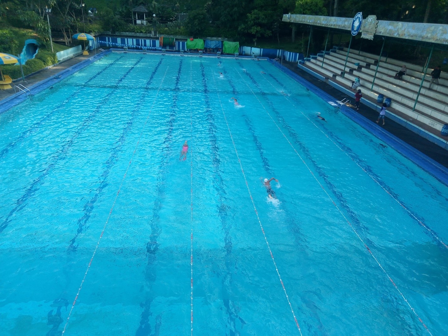 Amankah berenang dikolam renang?