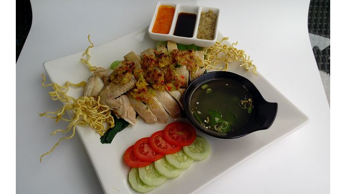 Menikmati Ayam Hainan di Fok Luk Sau, Pas untuk Makan Siang atau Malam