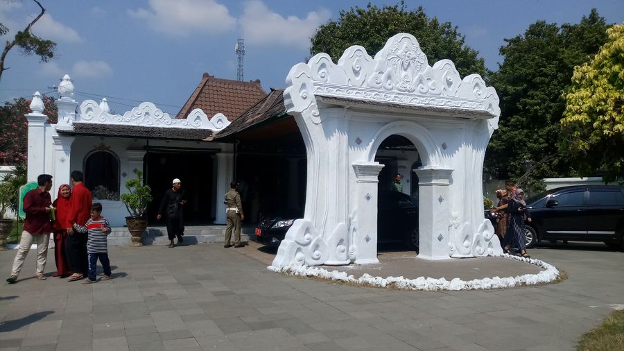 bangunan-utama-keraton-kasepuhan.jpg