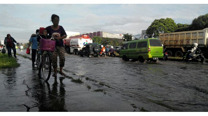 banjir-depan-kahatex-januari-2017_20170123_083341.jpg