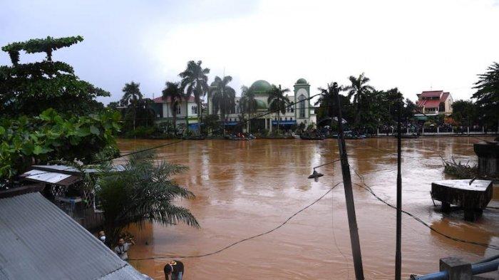 Kisah Haru, Detik-detik Bayi Siti Noor Banjiriah Lahir di atas Perahu, Ibu Sudah Bukaan 4