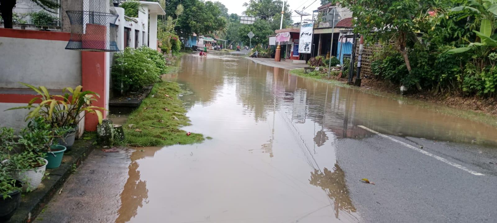 banjir-yang-disebabkan-meluapnya-Sungai-Citanduy-Pangandaran.jpg