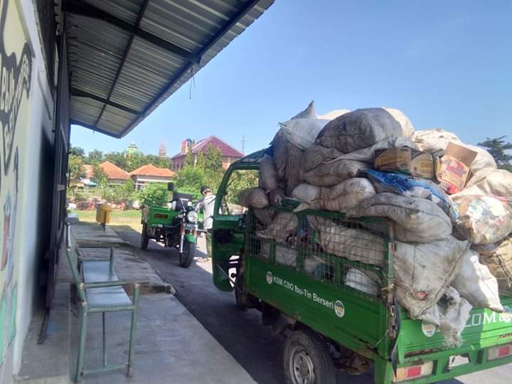Dampak Corona, Harga Sampah Terjun Bebas, Bank Sampah di Indramayu Harus Berhenti Beroperasi