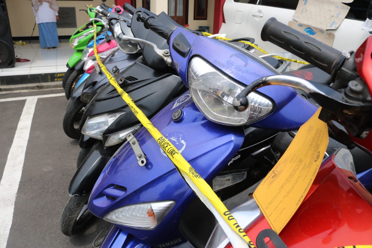 barang-bukti-delapan-unit-motor-hasil-curian-curanmor.jpg