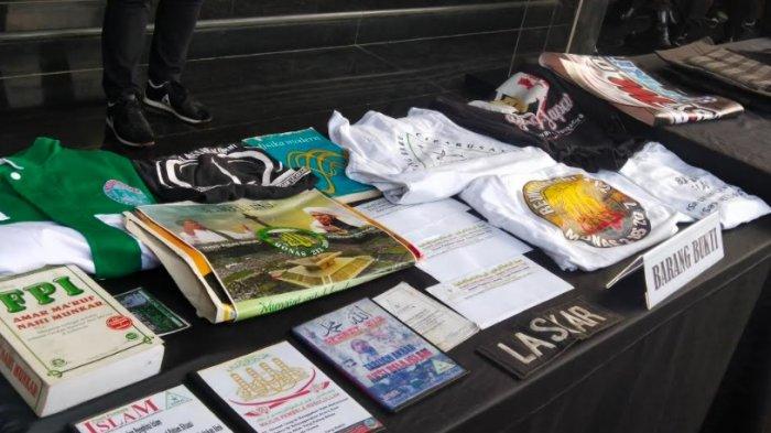 Deretan Barang Bukti dari Para Terduga Teroris Ditangkap di Jakarta dan Bekasi, Atribut FPI Disita