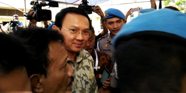 basuki-tjahaja-purnama-atau-ahok-di-bareskrim_20161201_104205.jpg