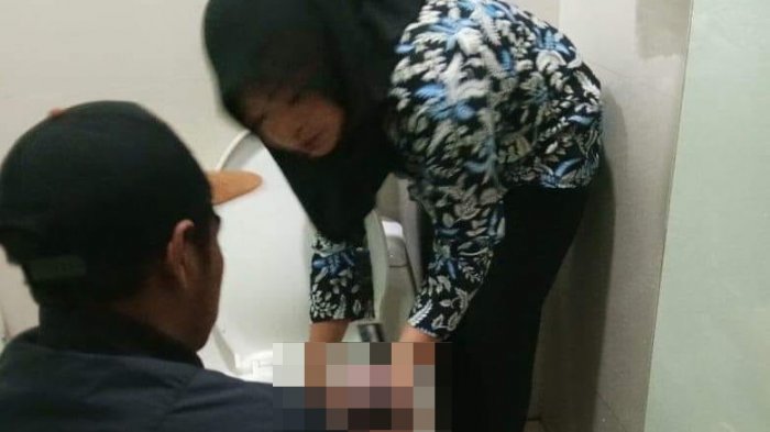 Bayi Ditemukan Meninggal di Toilet Bandara, Ari-ari Masih Menyangkut di Lubang Kloset