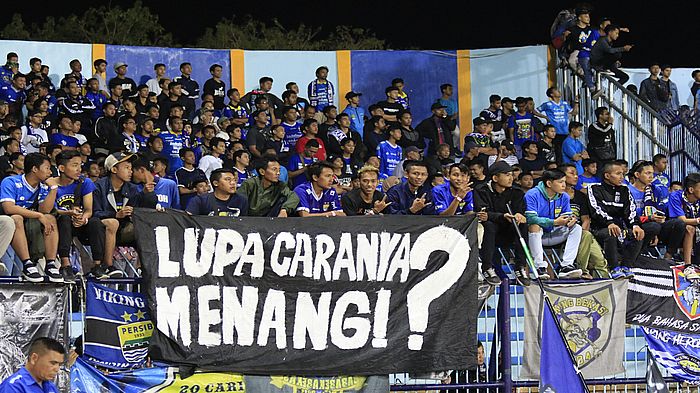 bobotoh-spanduk-lupa-caranya-menang.jpg