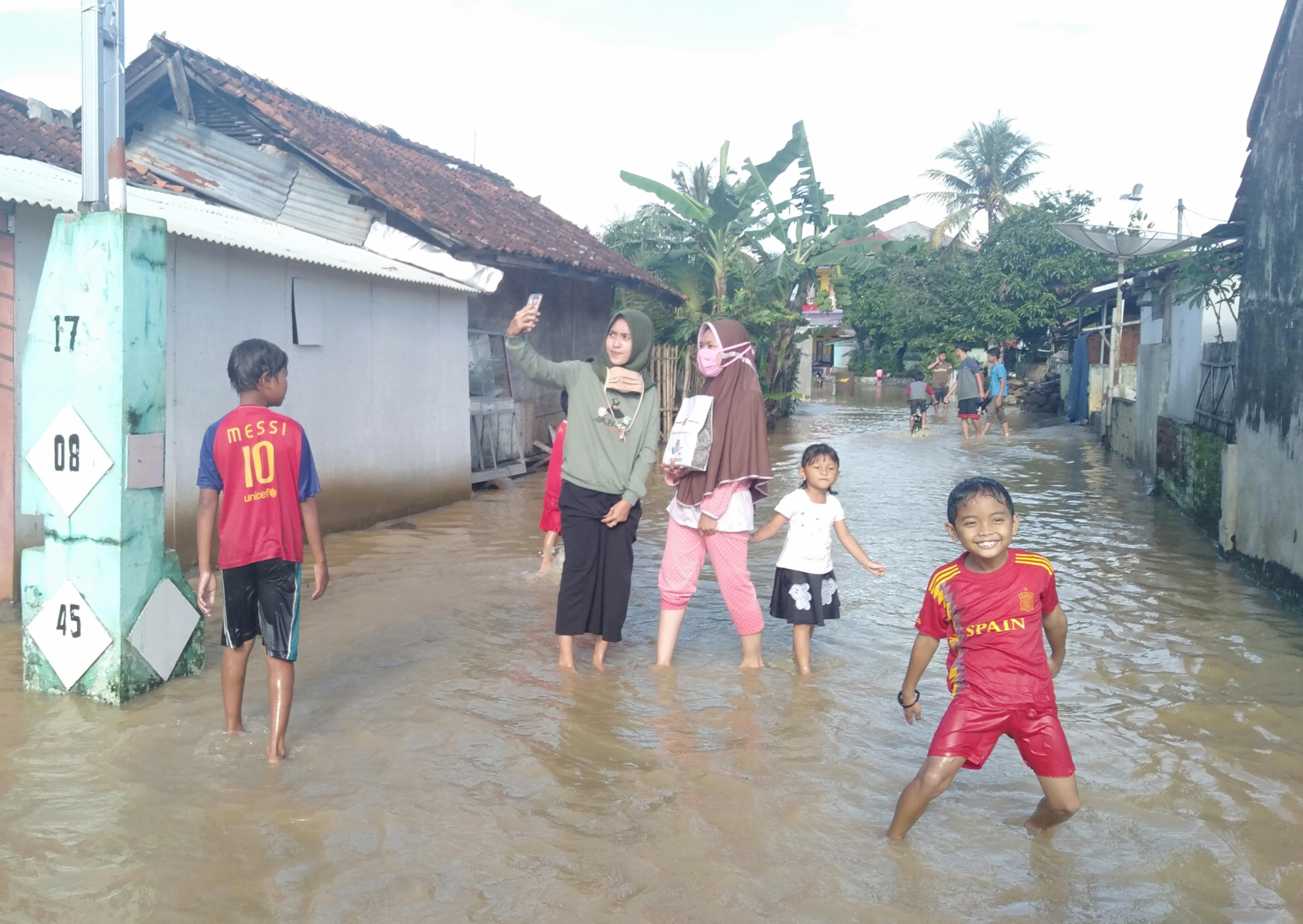 Kecamatan Sukaresik Tasikmalaya Direndam Banjir, Warga Sebut Rutin Terjadi Jika Hujan Deras