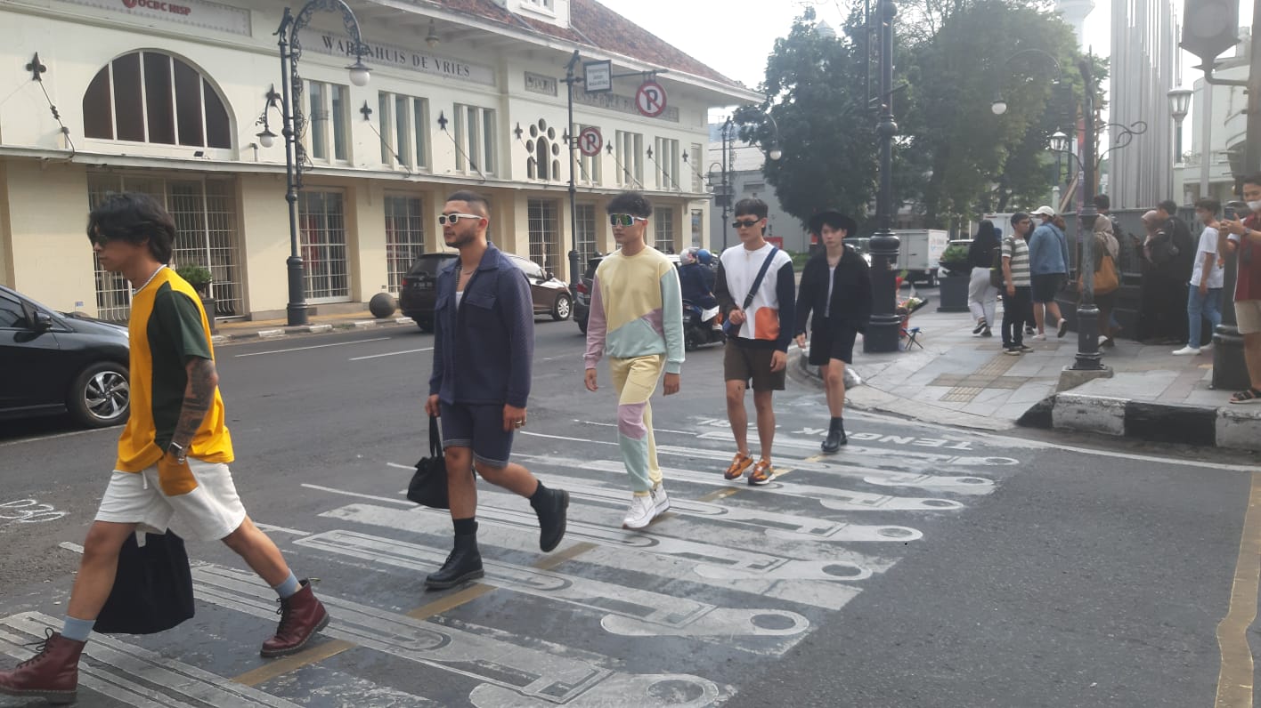 Di Jakarta ada Citayam Fashion Week, Beginilah saat Model Bandung Beraksi di Braga Fashion Week