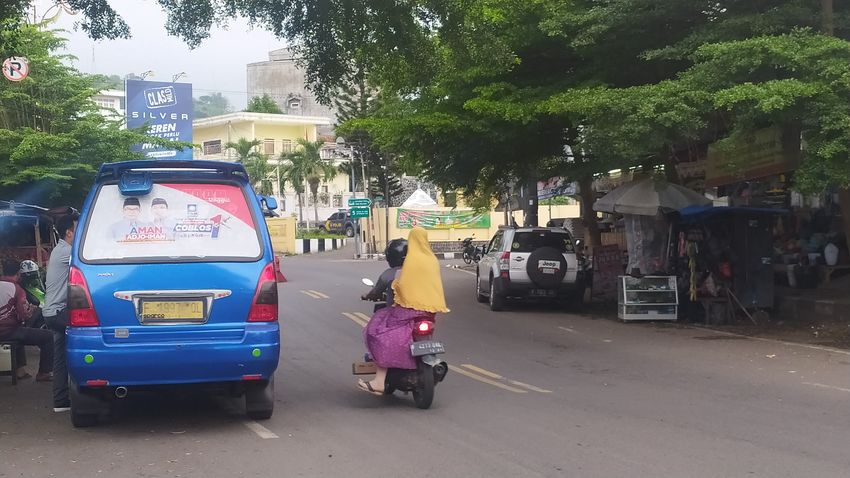 Branding Paslon Pilkada Kabupaten Sukabumi Dipasang di Angkot, Bawaslu Malah Begini
