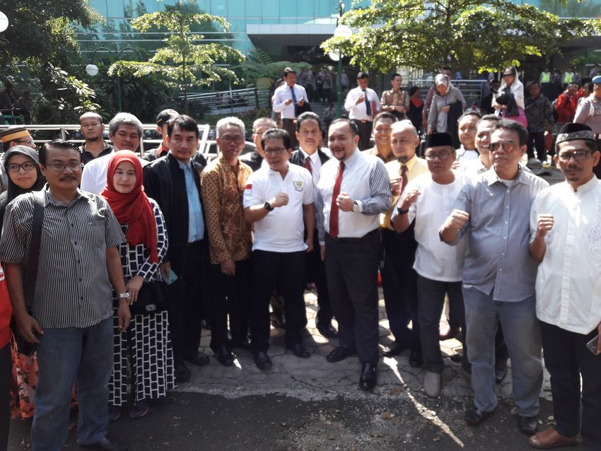 Hingga Sidang Berakhir, Ratusan Pendukung Buni Yani Tak Kunjung Datang