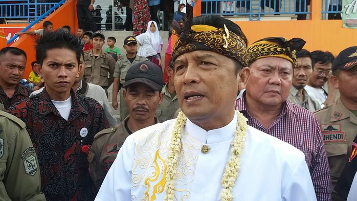 bupati-bandung-dadang-naser-pasar-sehat-sabilulungan_20161221_191831.jpg