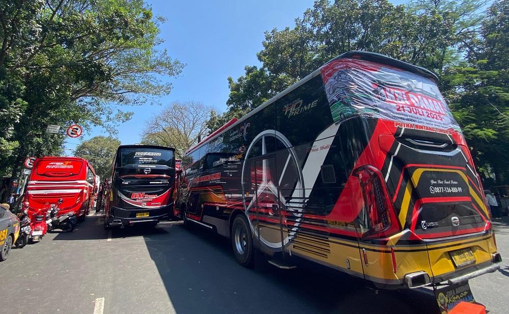 Hindari Area Gedung Sate, Ada Unjuk Rasa dan Ratusan Bus Pariwisata yang Padati Jalan Diponegoro