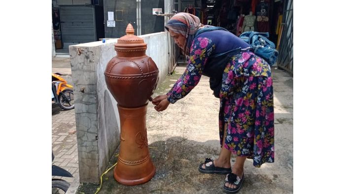 cuci-tangan-di-pasar-purwakarta.jpg