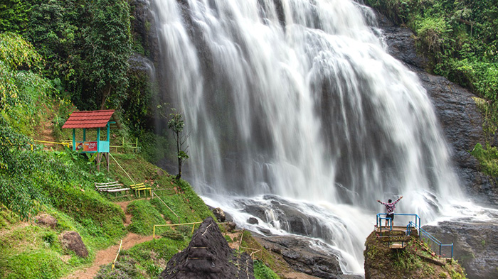 curug-cikondang-di-desa-sungkadana-kecamatan-cempaka-kabupaten-cianjur.jpg