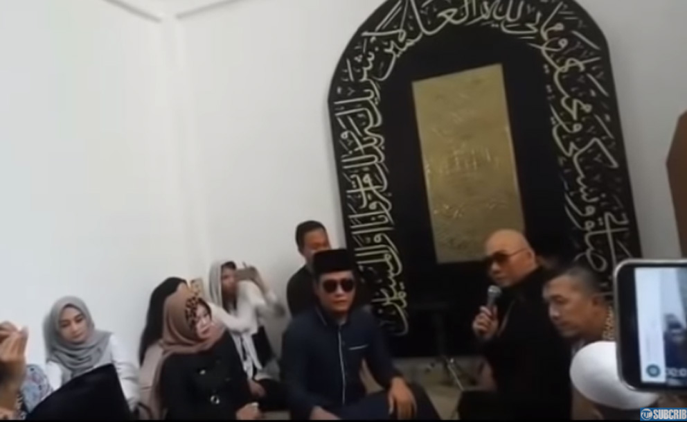 deddy-corbuzier-masuk-islam.jpg