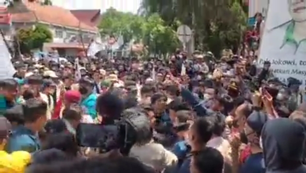 demo-mahasiswa-di-garut-11-april.jpg