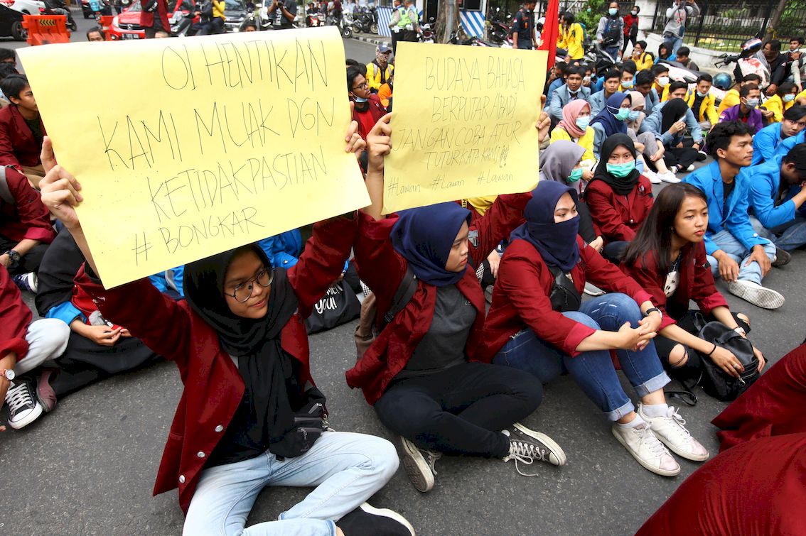 demo-mahasiswa-di-gedung-sate_gani-kurniawan.jpg