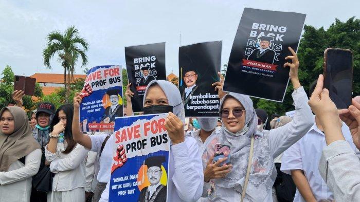 Civitas Akademika Unair Gelar Aksi Damai Buntut Pencopotan Dekan FK soal Dokter Asing