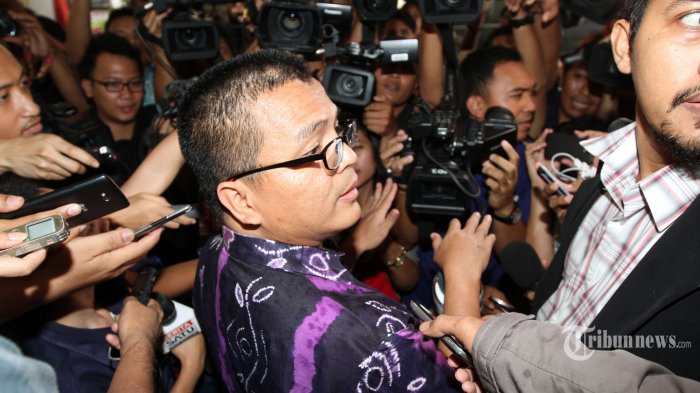 Awal Mula Denny Indrayana Digugat Almas Tsaqibbiru Rp 0,5 Triliun,