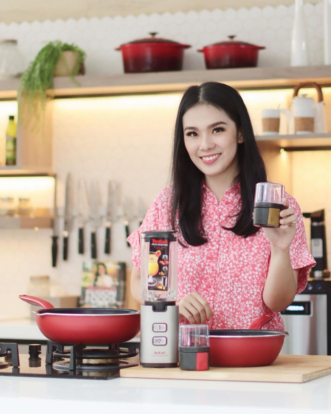 Devina Hermawan, Hobi Memasak Sejak Kecil, Belajar Otodidak, Kini jadi Chef Ternama Tanah Air
