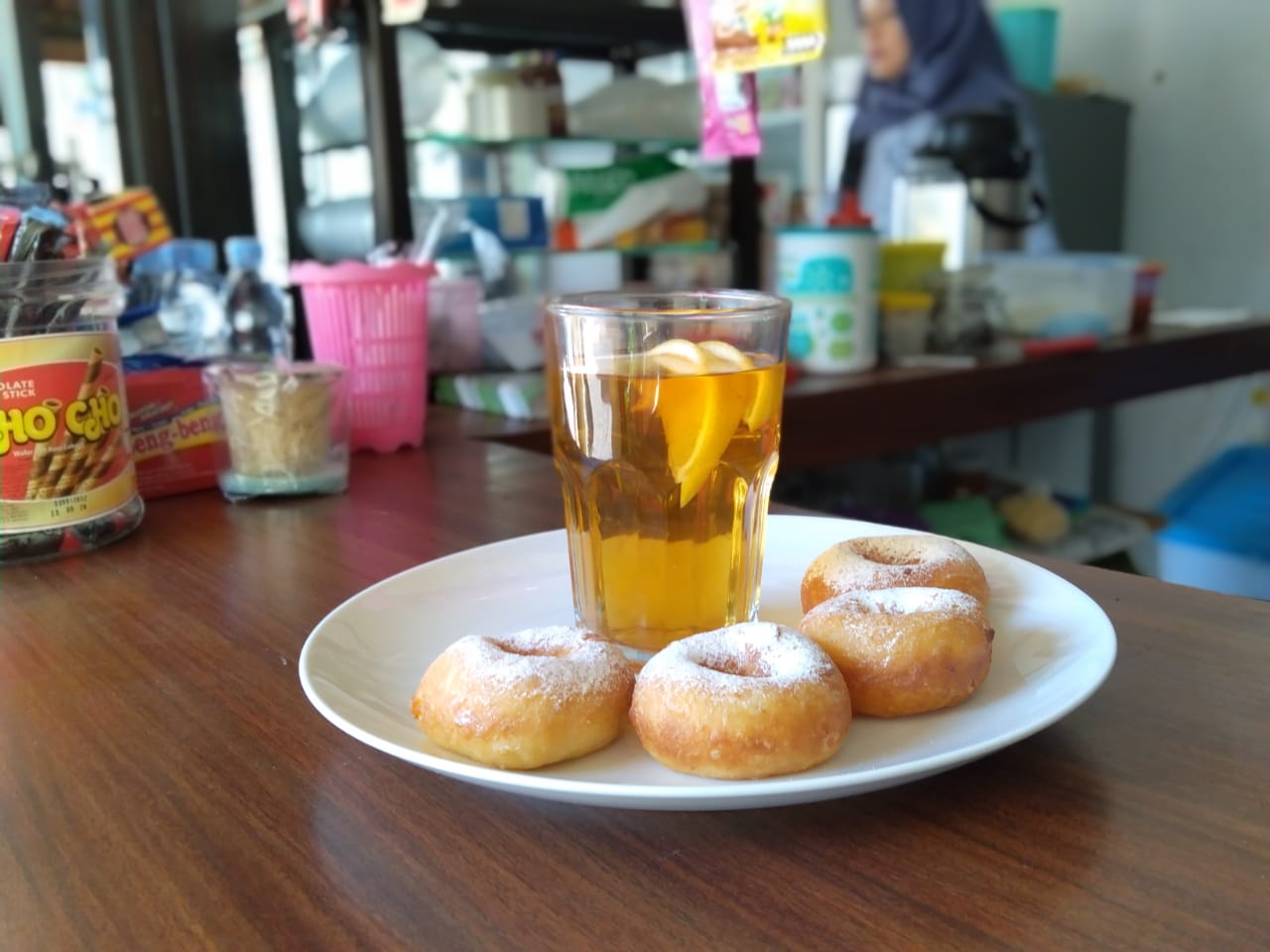 Warung Rucita Lembang, Warung Pinggir Jalan Rasa Bintang Lima, Donat Susu Lembang nya Bikin Ngiler