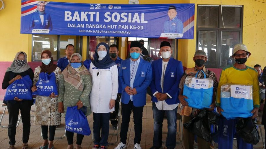 dpw-pan-jabar-desy-ratnasari-didampingi-ketua-dpd-pan-kabupaten-indramayu-dedi-aryanto.jpg