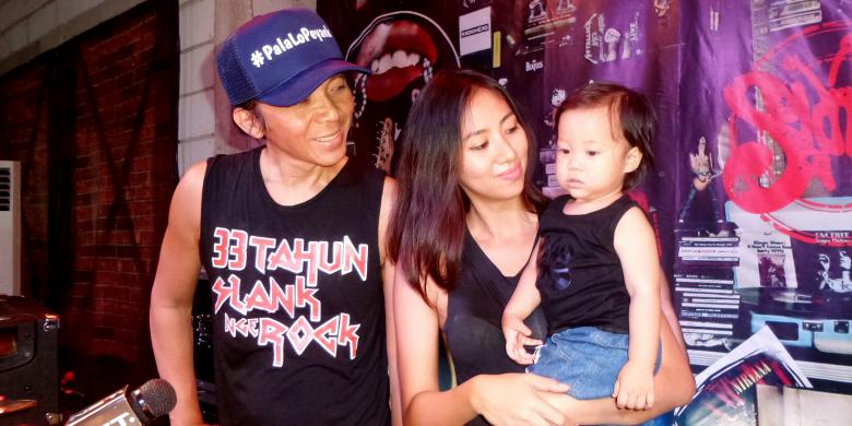 drummer-slank-bimbim-bersama-sang-istri-reni-setiawan_20170208_135141.jpg