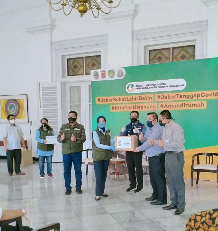 Dukung Debitur Kredit Mesra, bank bjb Serahkan Bantuan Masker Guna Cegah Covid-19